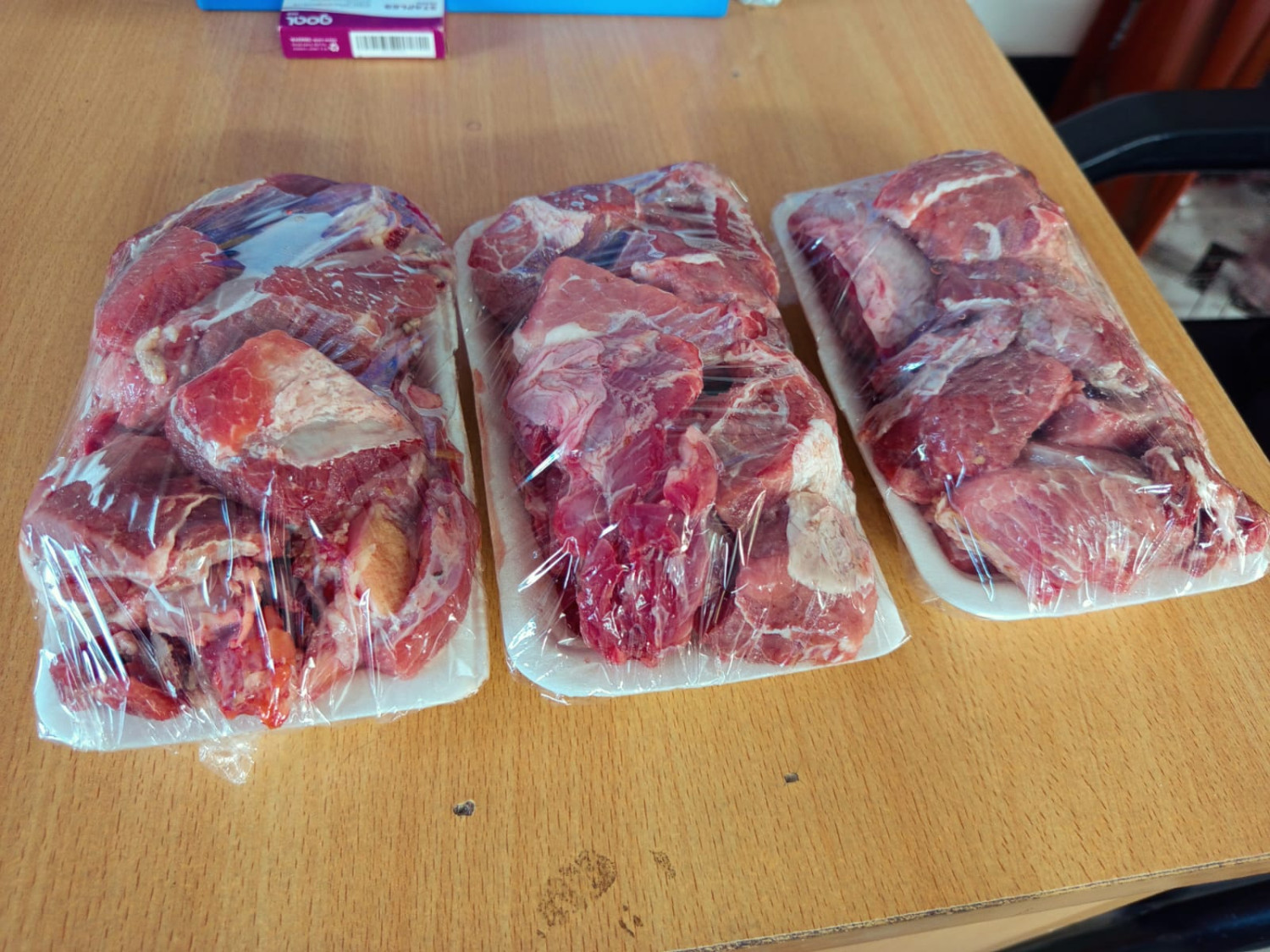 গরুর মাংস (হাড় সহ) (ফ্রোজেন) / Frozen Beef